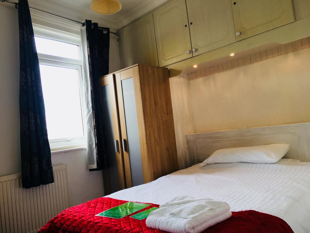 Single Room with Private External Bathroom